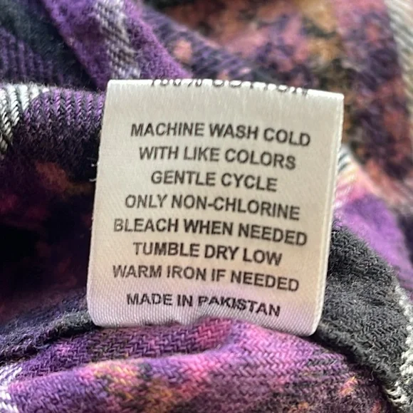 Angry Minnow Officially Licensed LA Lakers Purple FlannelSize Small